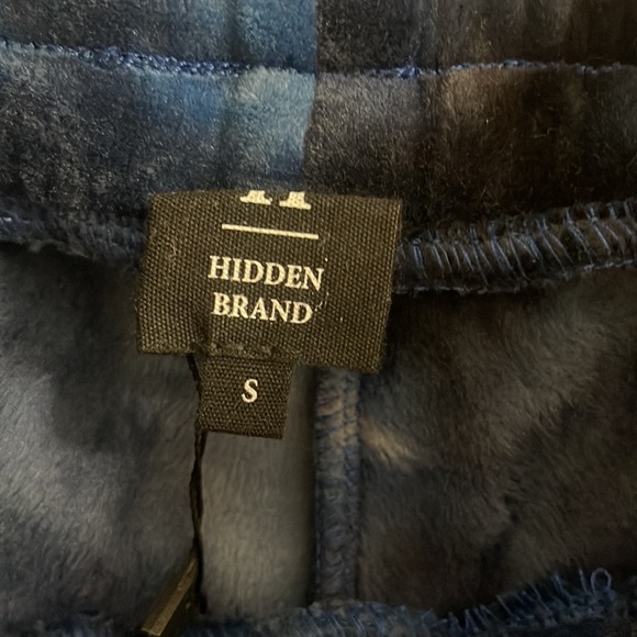 Women’s lounge pants they have a velvet feel to them - Picture 2 of 5